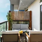 Cozy Apartment In The Heart Of Marina Del Rey Free Parking And Swimming Pool