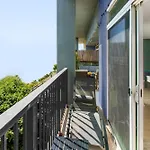 Cozy Apartment In The Heart Of Marina Del Rey Free Parking And Swimming Pool
